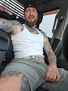 Beardedtattood live cam