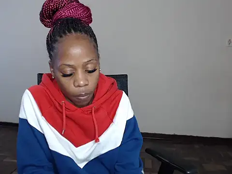QUEENMANDYY