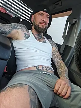 Beardedtattood live cam