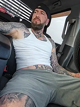 Beardedtattood live cam