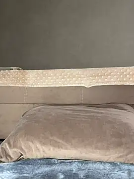 LaraVoosh webcam
