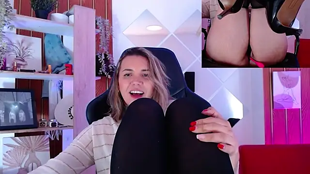 milfsecret69 webcam