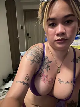 queenmia__ph live cam on StripChat