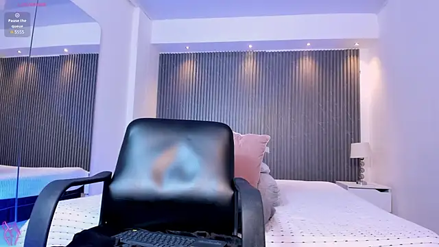 charlottewhitte webcam