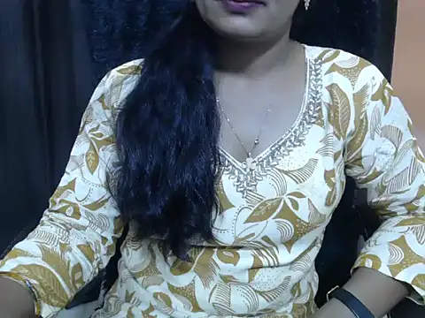 Kudi_Kiyara live cam on StripChat
