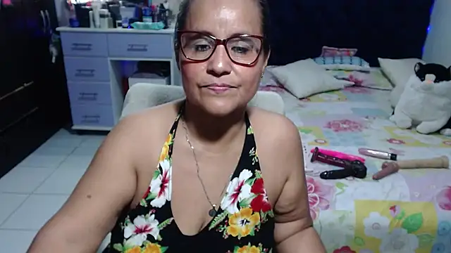 pervert_mommy_ live cam on StripChat
