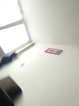 abril_luv's live room
