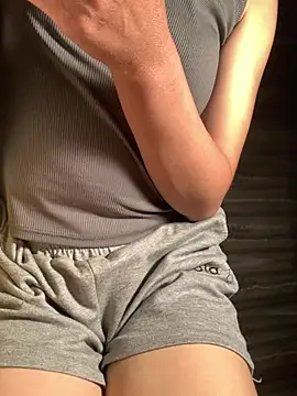 hatruclinh - Hatruclinh's free webcam - UK Sex Cams