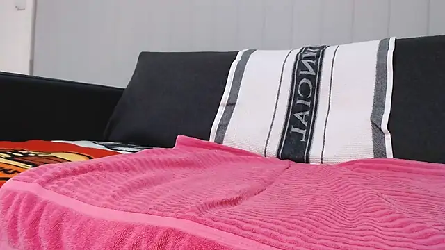 lilchristian@xh live sex cam