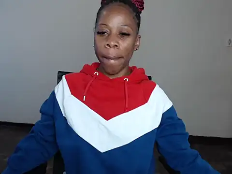 QUEENMANDYY