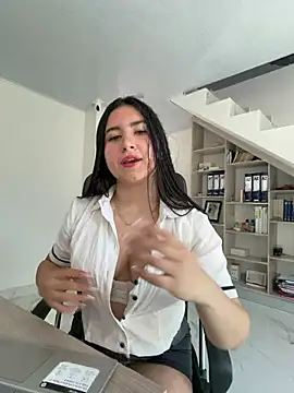 val_princess - pareja en stripchat, habla español