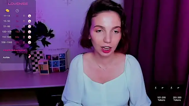 KindHazelHere_ live cam