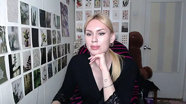 CapriScorpion live cam on StripChat