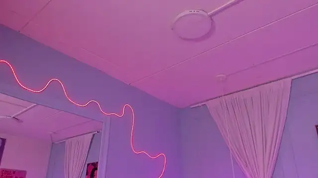 Cleo_Foxx live cam on StripChat