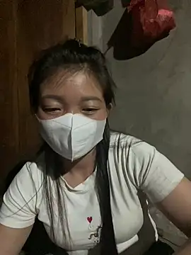 Bling-pusy live cam on StripChat