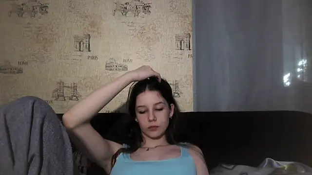 ElinoreHuxman webcam