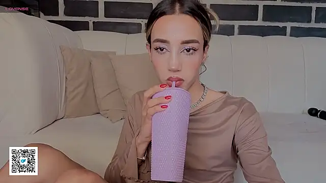 Goddivaa live cam on StripChat