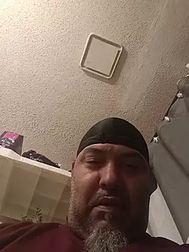 MrBustNut2026 live cam on StripChat
