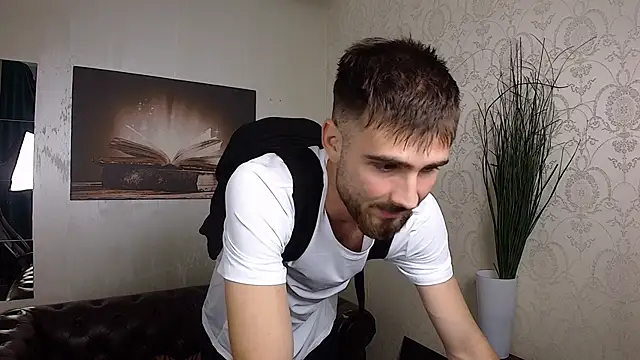 KyloEast live cam on StripChat