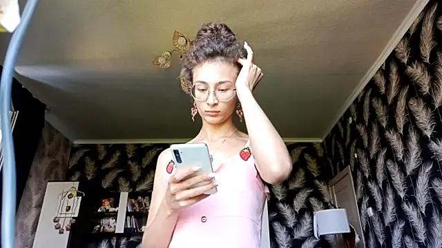 CurlyWinx webcam