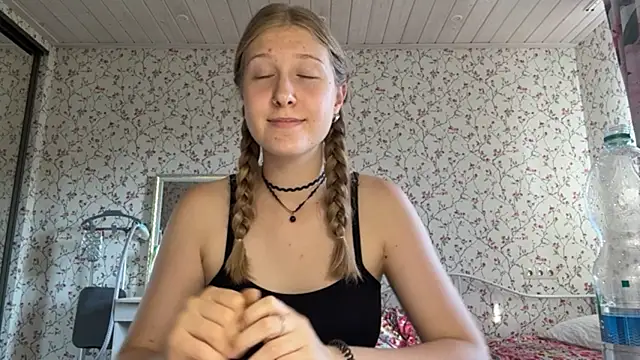 JoltingSmile webcam