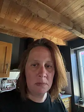 zelda252 live cam on StripChat