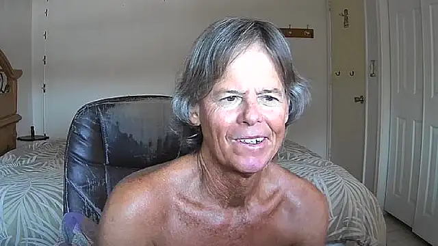 nakeedcowboi65 live cam