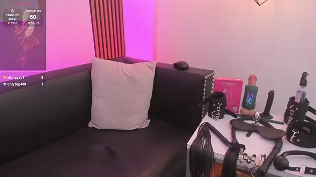 Maximoking26 live cam