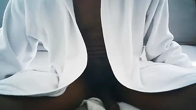 Blo95's black male cam and chat room