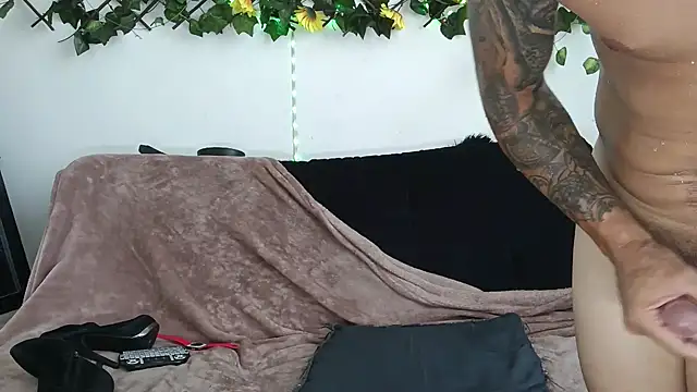 LupinkDemian live webcam show