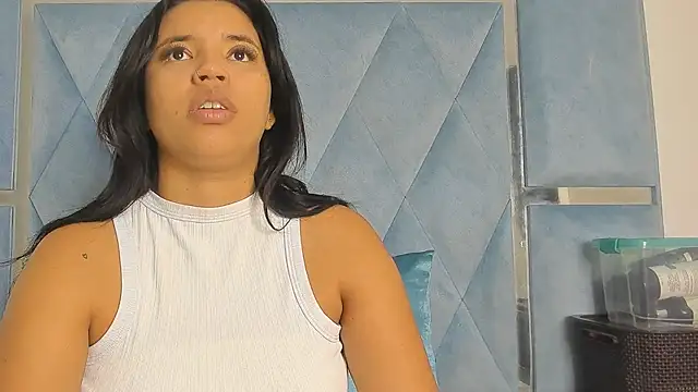 Lucy_asm webcam