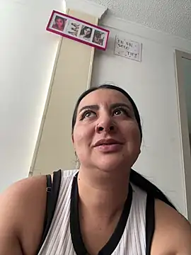 Abril_Luv webcam