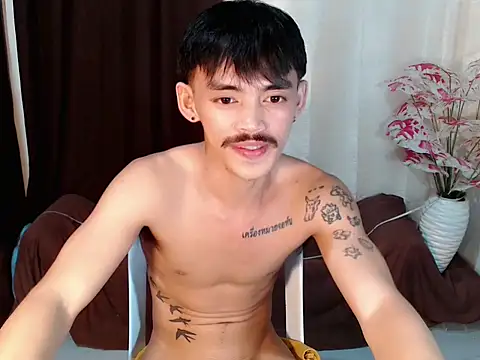urhunky_boy live sex cam