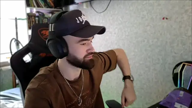 _Serious_Man webcam