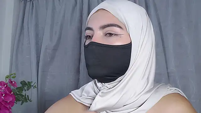 jade_nassar (F young) - I masturbate while I squirt