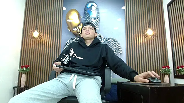 AlejoBussnek live sex cam