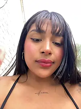 mariangel_11 (F teen) - flash boobs
