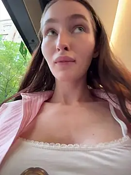 -missbehaving- Live Web Cam Show