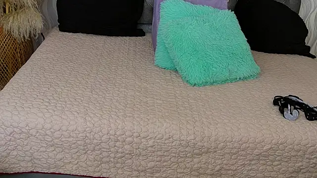katt_eyes__ webcam