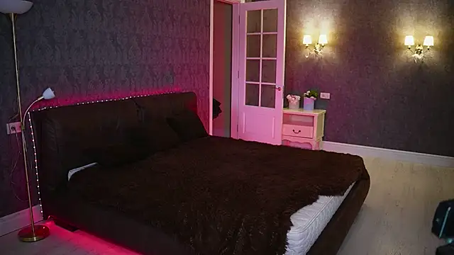 LisaElfy webcam