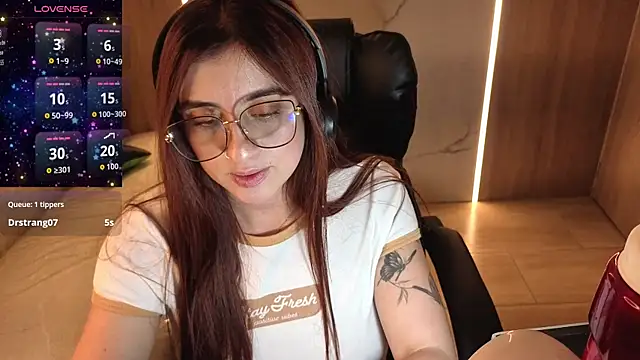 andrea_tasty_tf live cam on StripChat