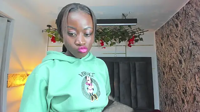 Sara_Naugty webcam