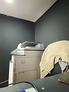 MissNyraSecret webcam