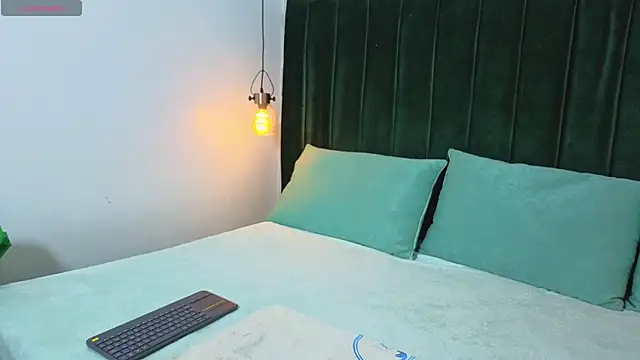 Emma-Burning webcam