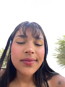 mariangel_11 (F teen) - flash boobs