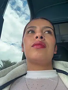 nathaly_12 (G young) - Topless  In public ×2 minutes