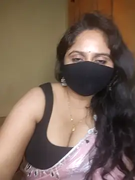 sravvi499 (F milf) - King name on boobs