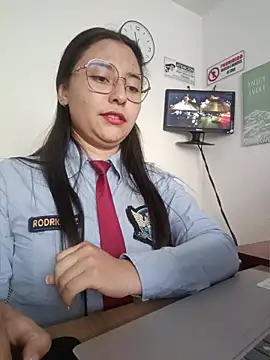 queen_linda1 (G young) - Pussy play under the desk💦🥵