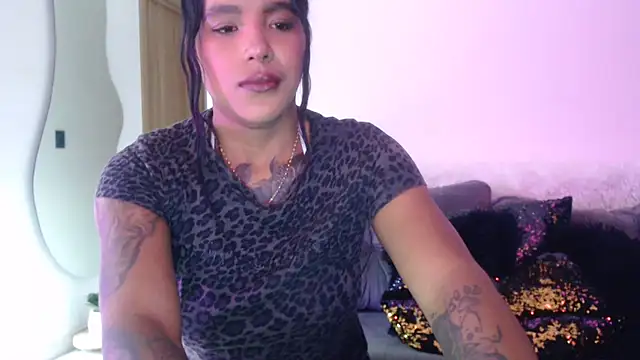 lu_nardoni - Lu_Nardoni's free webcam - UK Sex Cams
