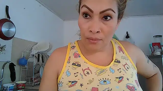 Layla-Astrum webcam